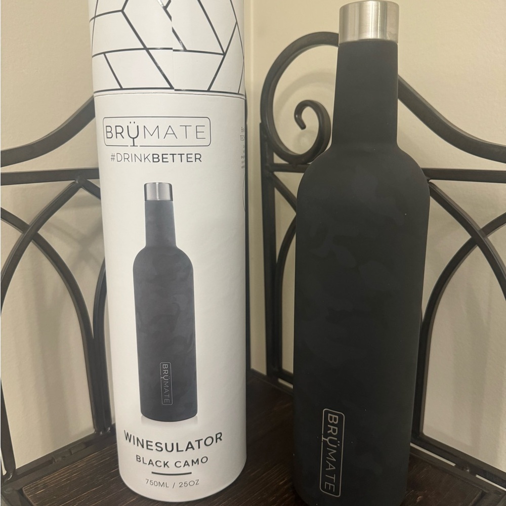 NWT BruMate Black Camo Winesulator